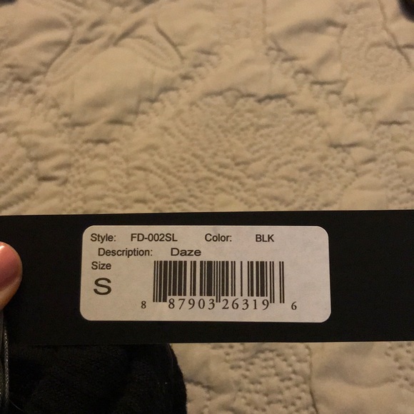 Fine by superfine black flowy dress - Picture 6 of 6